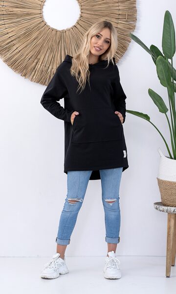 JUODOS SPALVOS DŽEMPERIS SU GOBTUVU ALEX