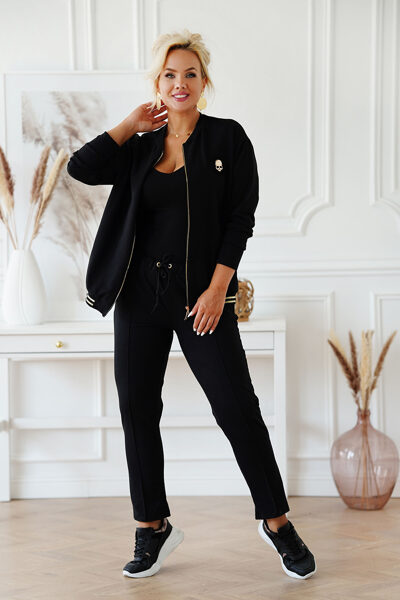 JUODAS LAISVALAIKIO KOSTIUMAS SU DEKORATYVINE ETIKETE - HARVI