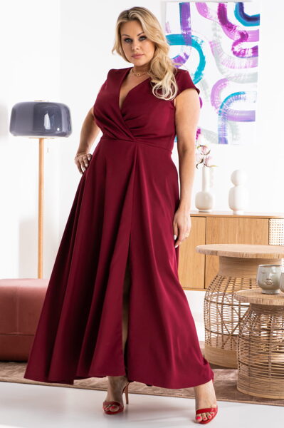 Vakarinė suknelė su voko formos iškirpte LUIZA bordo